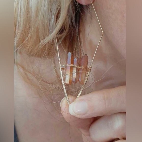 New FP Golden Wire Threader Geode Stone Geometric Hoop Earrings - Picture 3 of 16